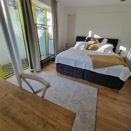 Appartement Zentrales, Ruhiges Idyll Mit Flair Düsseldorf