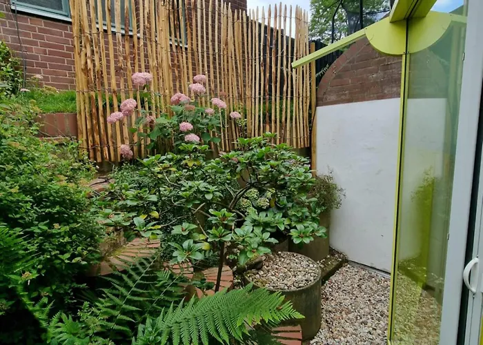 Zentrales, Ruhiges Idyll Mit Flair