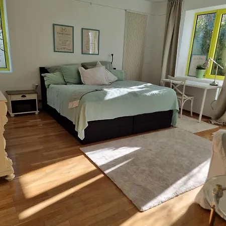 Zentrales, Ruhiges Idyll Mit Flair * Düsseldorf