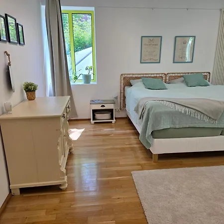 Zentrales, Ruhiges Idyll Mit Flair