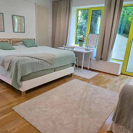 Zentrales, Ruhiges Idyll Mit Flair Düsseldorf