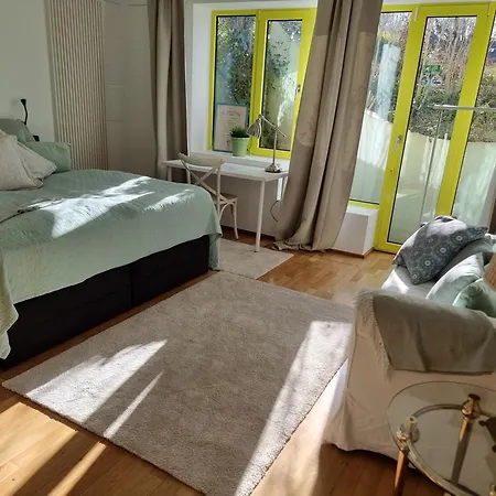 Zentrales, Ruhiges Idyll Mit Flair * 杜塞尔多夫