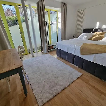 Zentrales, Ruhiges Idyll Mit Flair